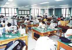 공업전자기기반 사진